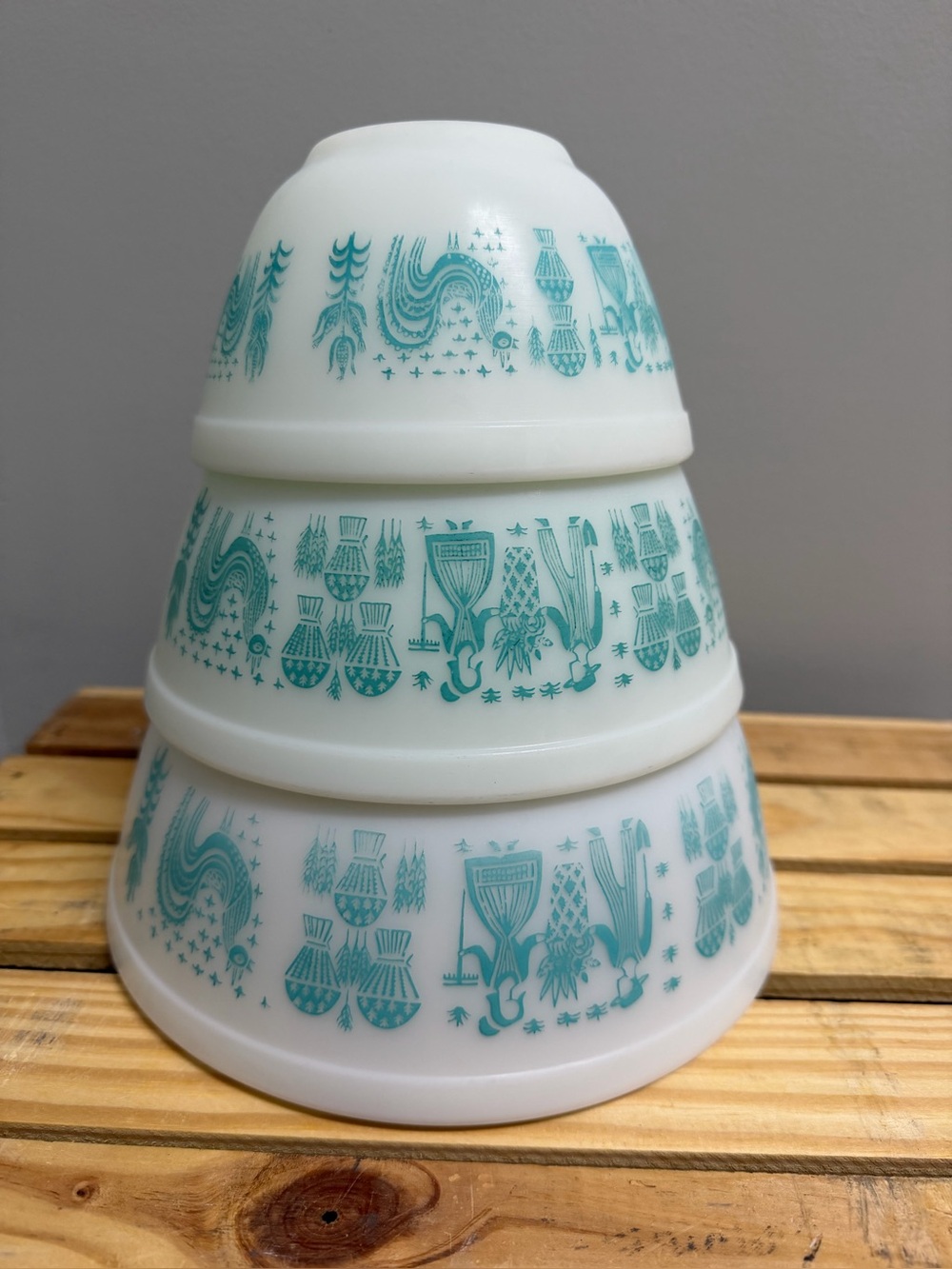 Vtg 50's MCM Pyrex Amish Butterprint Nesting Mixing
Bowls Set of 3 #401 402 403